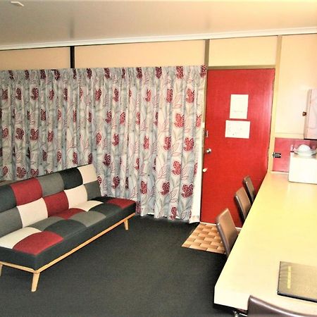 Sarina Motor Inn Eksteriør bilde