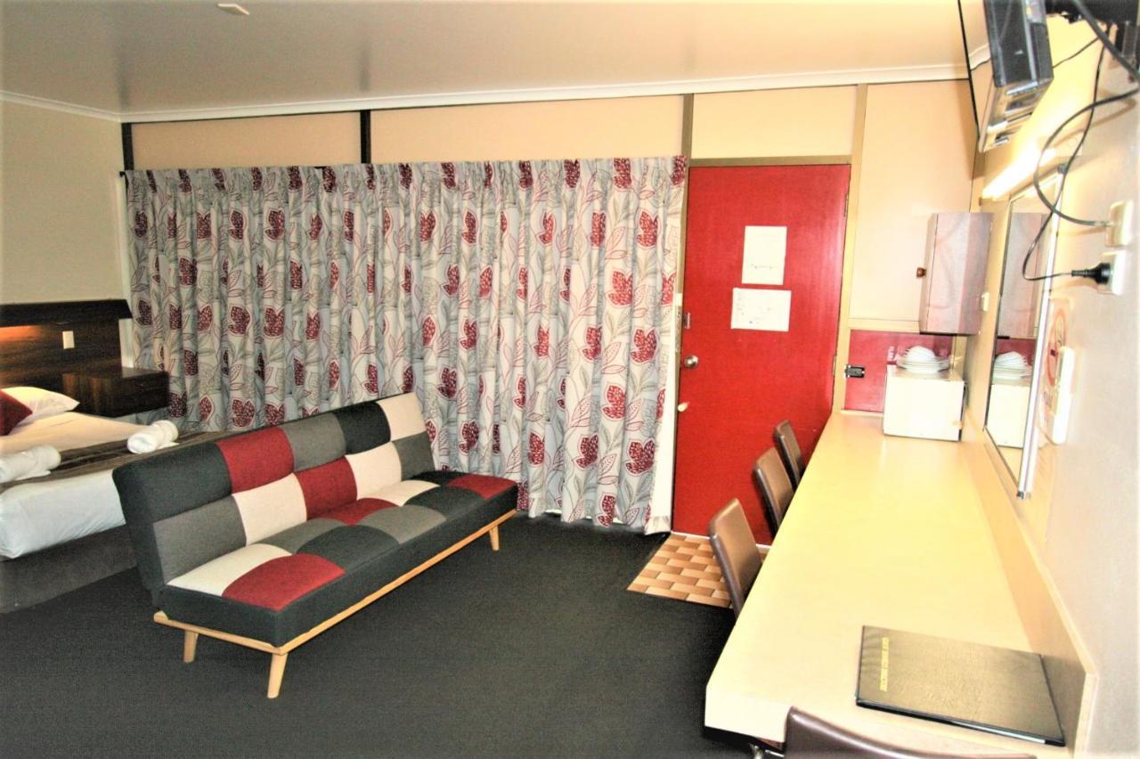 Sarina Motor Inn Eksteriør bilde